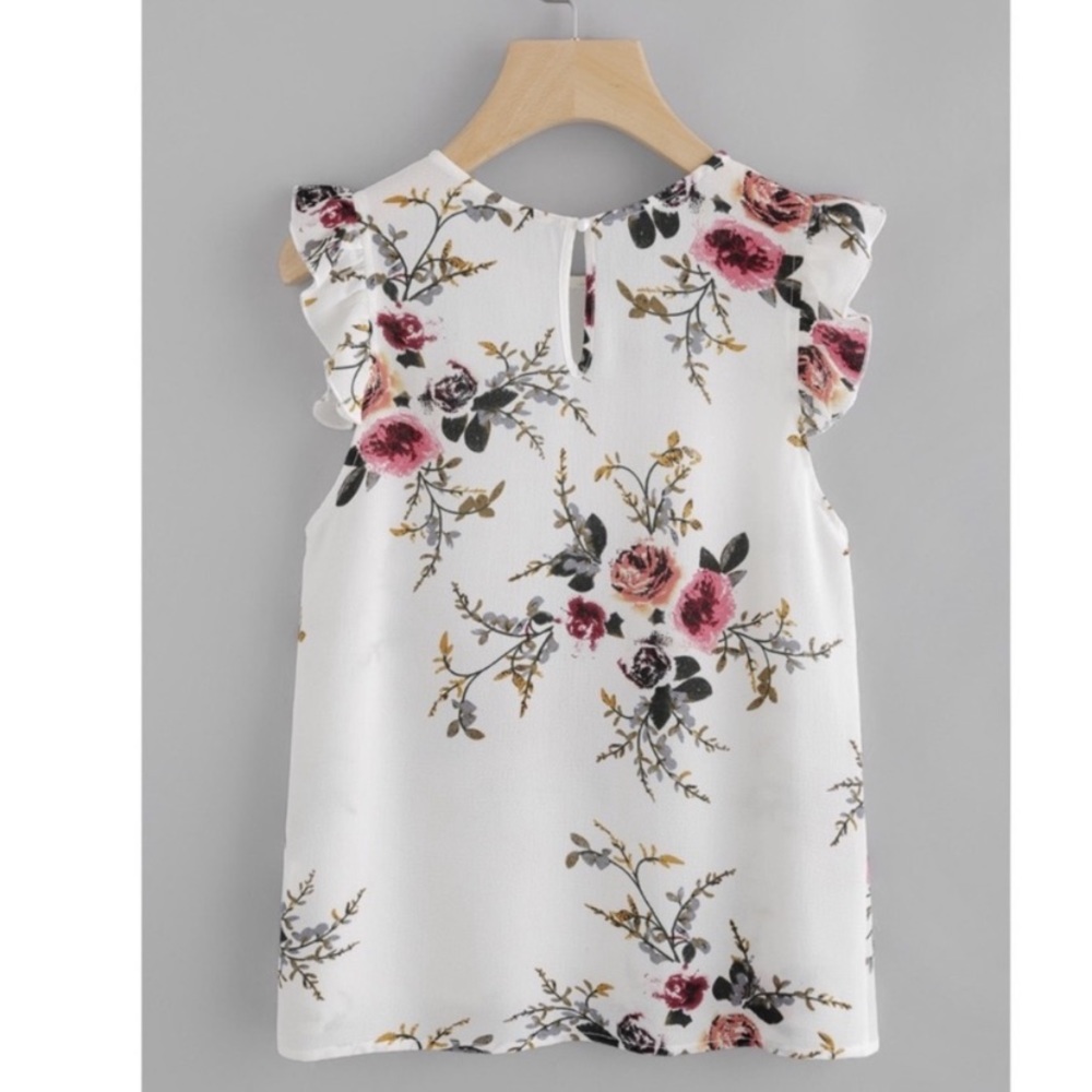 Floral flutter sleeve top - Picture 2 of 7
